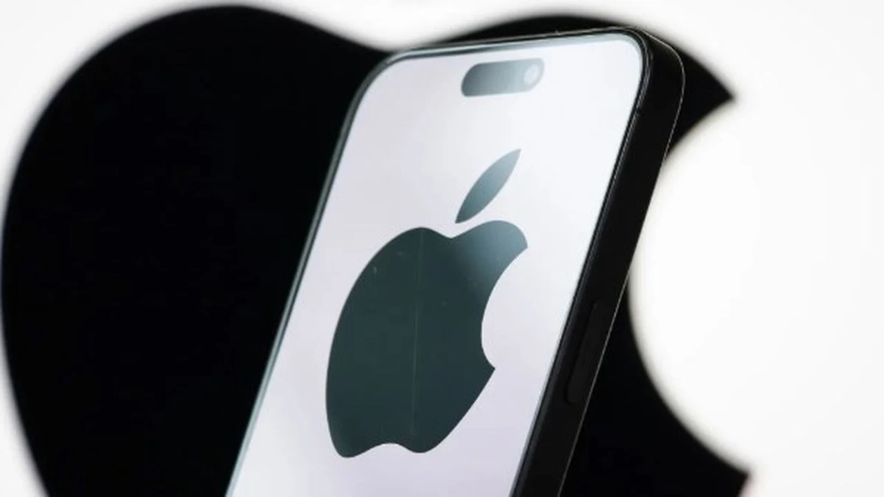 تسريب صورة يكشف التصميم المرتقب لهاتف آبل الجديد iPhone Fold القادم